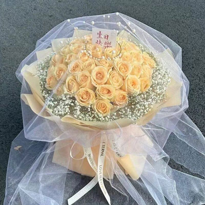 柳州52朵香槟玫瑰满天星，你就是我的全部
