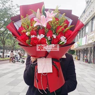 柳州19朵红玫瑰百合，与你幸福前行